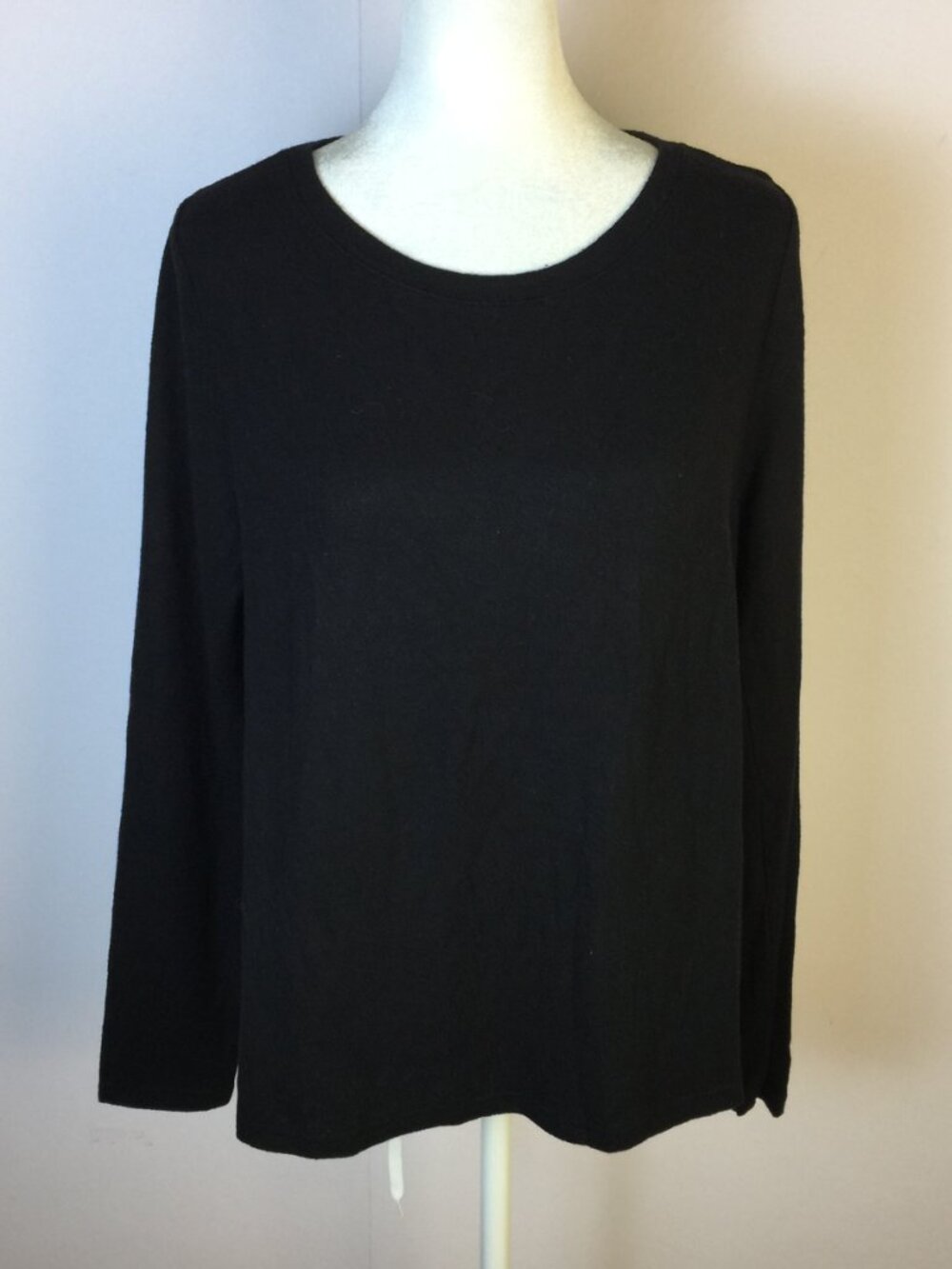 New! Nordstrom Sweater Top S Womans Black Crewneck Pullover Soft Lightweight